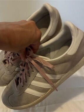 Adidas Gazelle Sneakers-Women's size 8/Unisex size 7-Tan/White w. Pink Laces